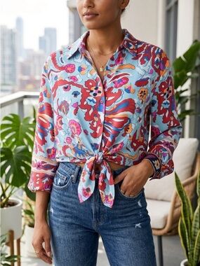 Cupcakes & Cashmere | Multicolor Floral Cropped Shirt with Front Tie | Sz M